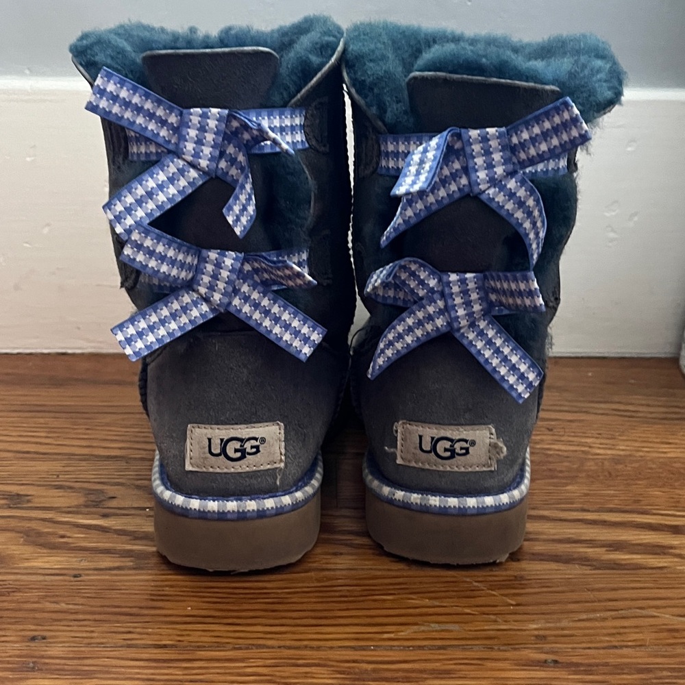 UGG Bailey Bow Boots w/ Gingham Bows. Grey/Blue